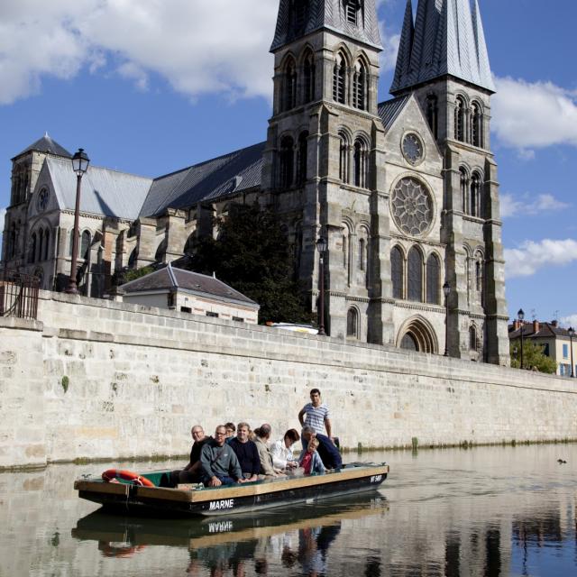 Balade En Barque L Eaudysee Chalons Notre Dame En Vaux © Jean Côme Nicolle