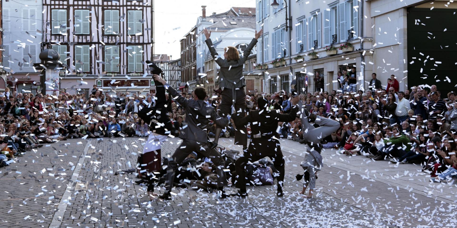 Cie Numéro 8  Homo Sapiens Burocraticus