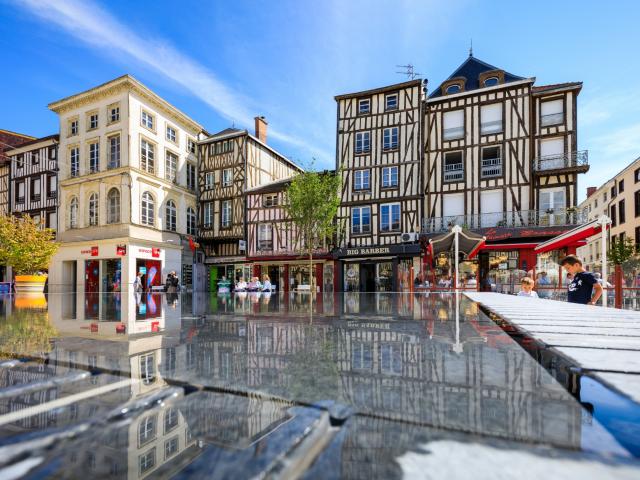 Place De La Republique Pan De Bois Reflets © Teddy Picaude