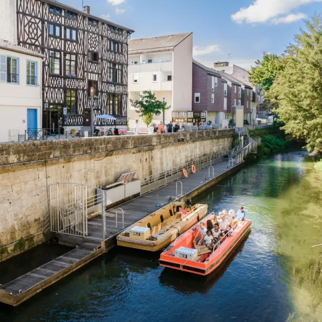 Balade En Barque Eaudyssee Embarcadere Office De Tourisme