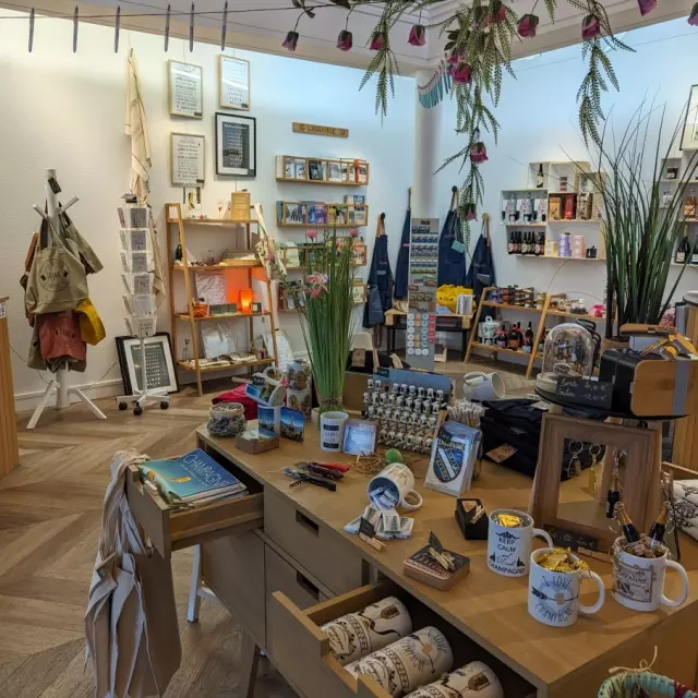 Boutique Souvenirs Office De Tourisme Chalons En Champagne 2