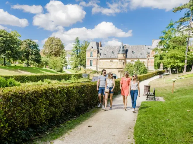 Visite Guidee Histoire Des Jards Chalons En Champagne
