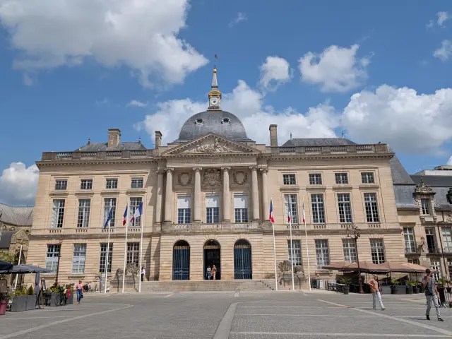 hotel-de-ville-chalons-en-champagne-mairie